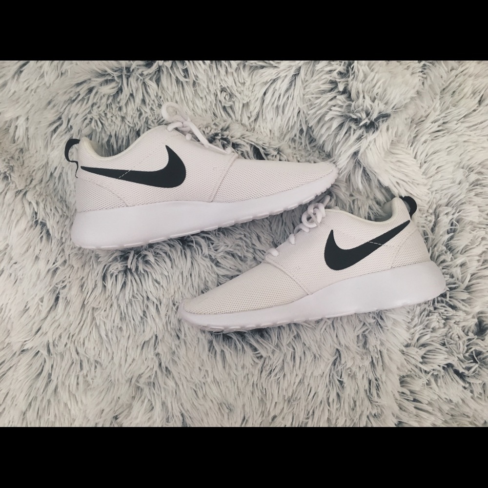 White Nike Roche Shoes